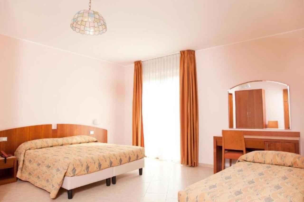 Hotel Meridiano Termoli Esterno foto