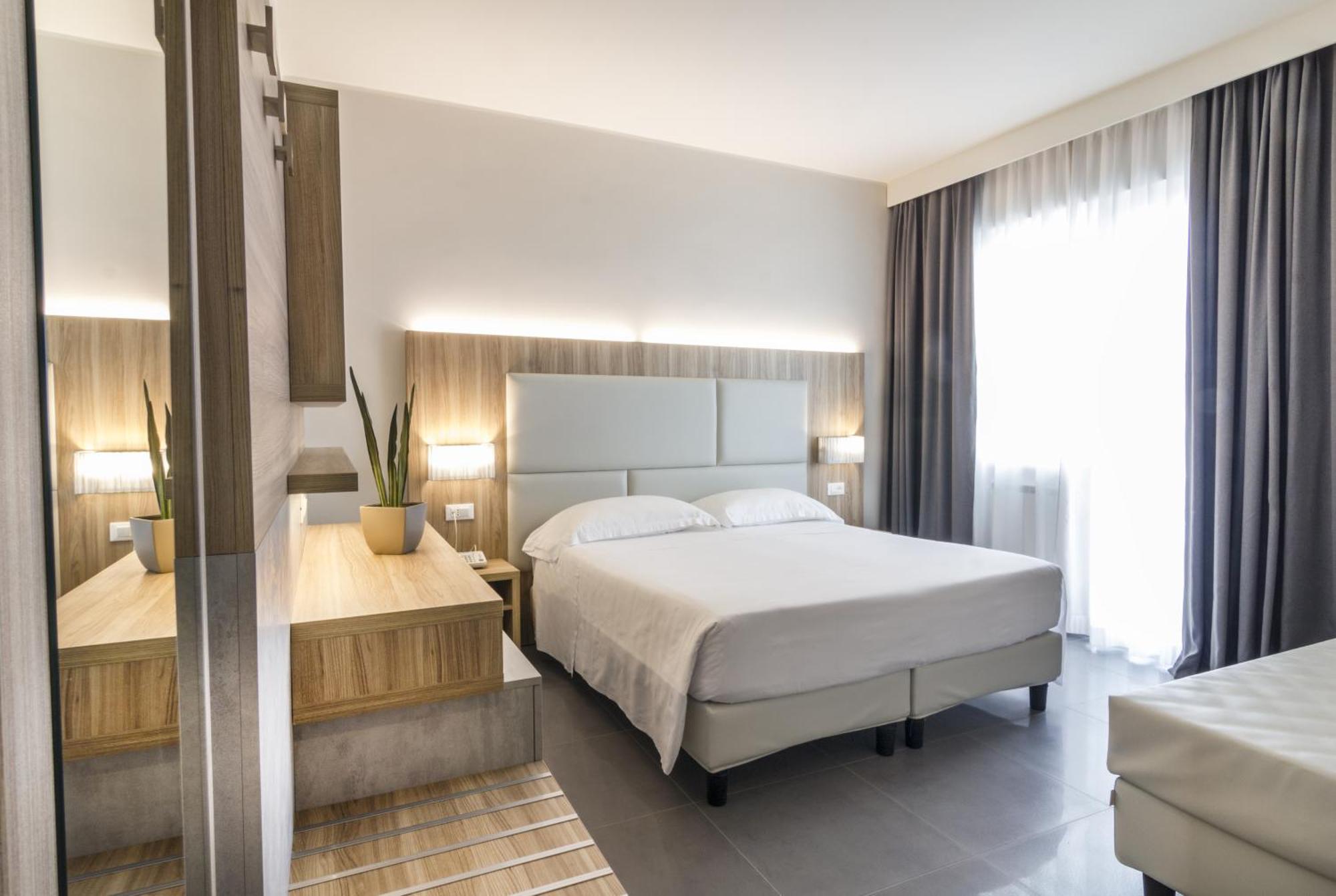 Hotel Meridiano Termoli Esterno foto