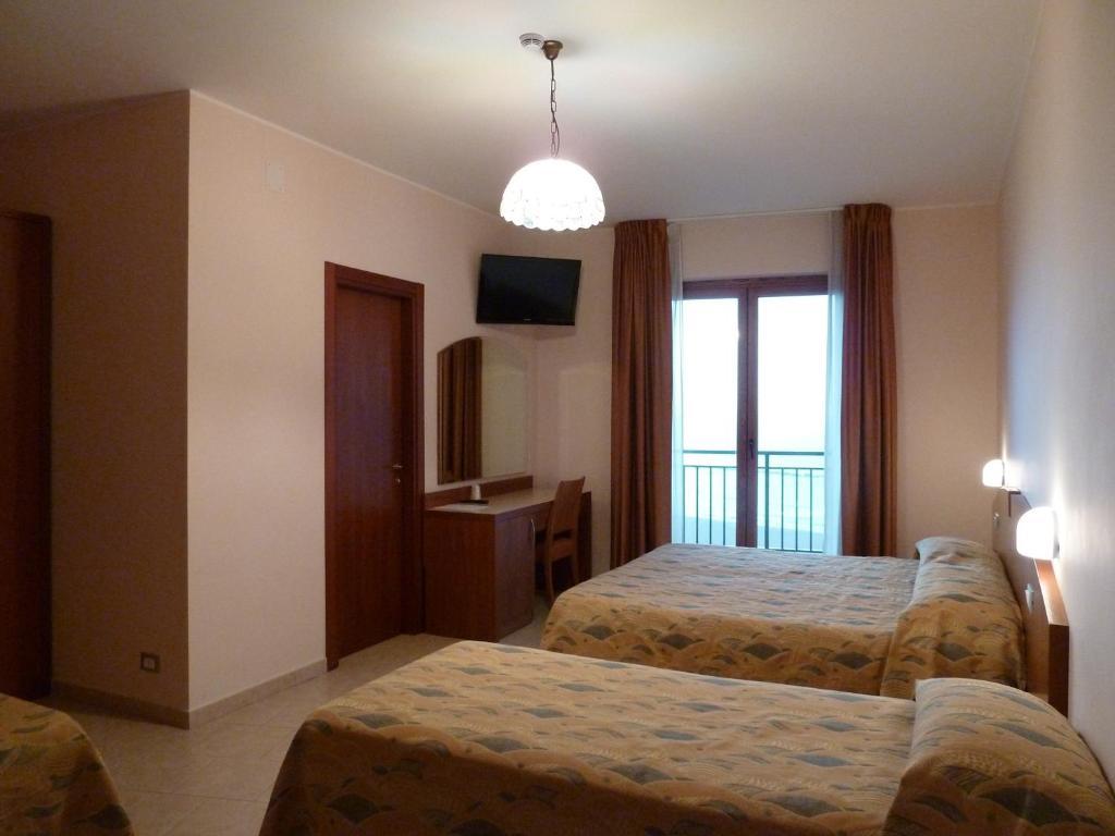 Hotel Meridiano Termoli Camera foto